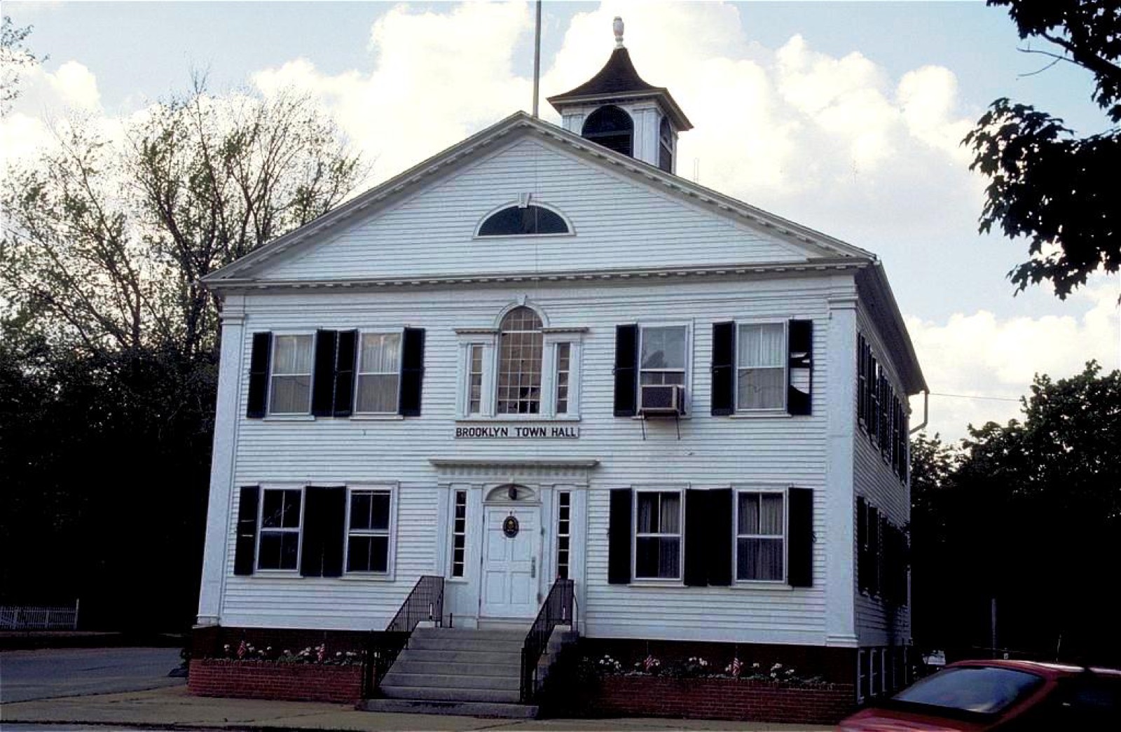 Brooklyn, Connecticut town hall building