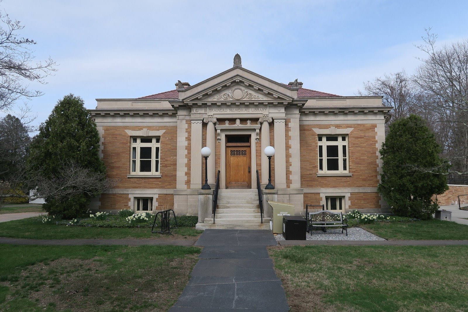 Brainerd Memorial Library in Haddam, Connecticut