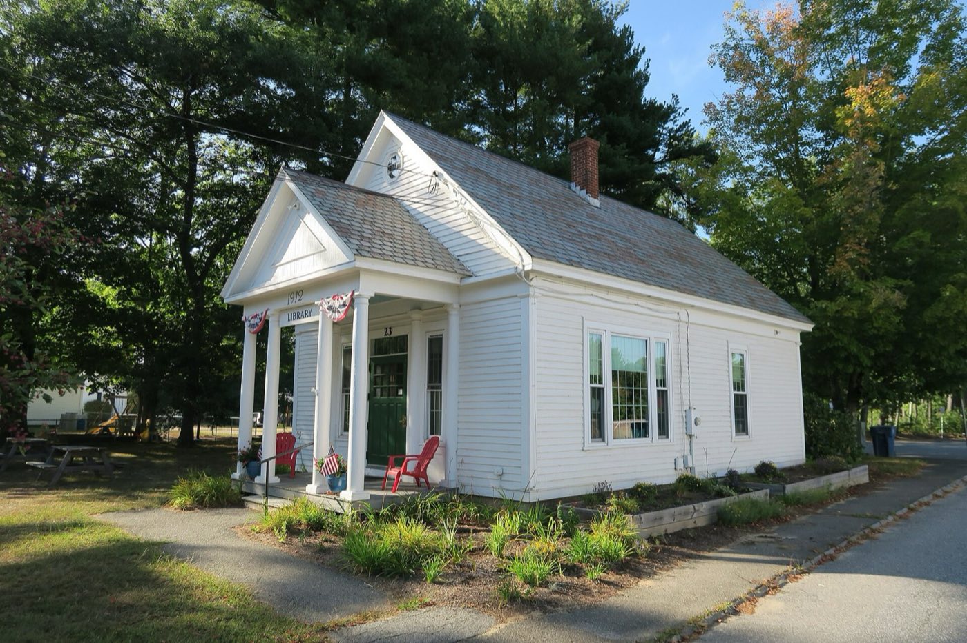 The public library building in Holland, Massachusetts.