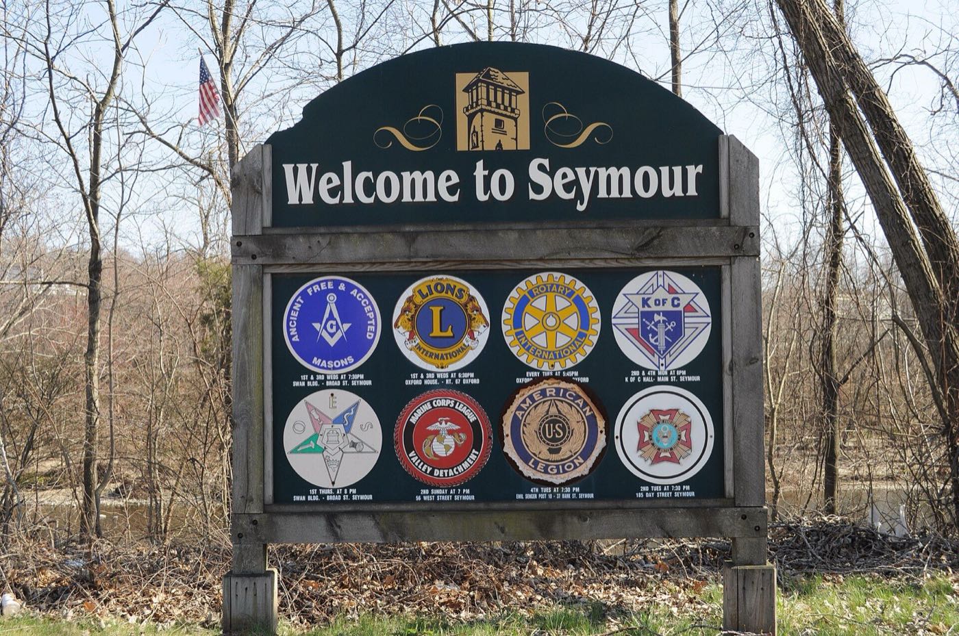 Welcome sign at the entrance to Seymour, Connecticut