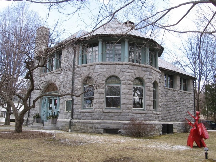 Hotchkiss Memorial Library in Sharon, Connecticut