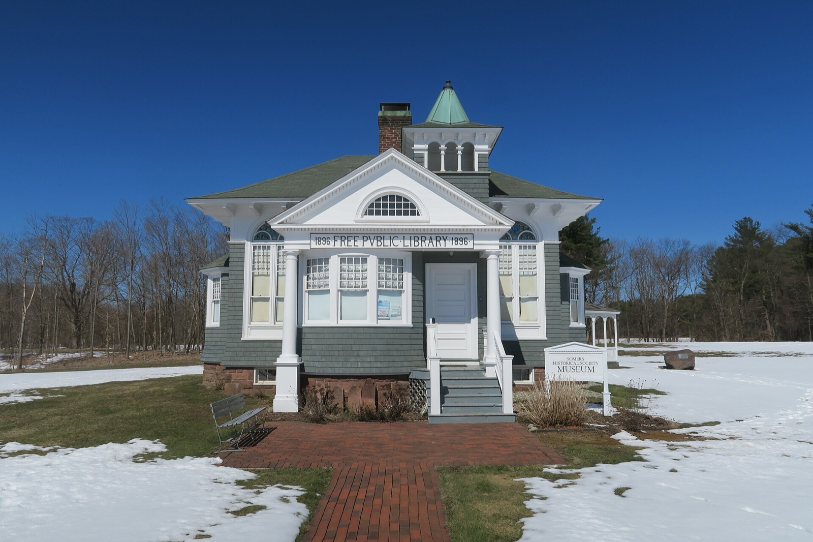 Free Public Library building in Somers, Connecticut