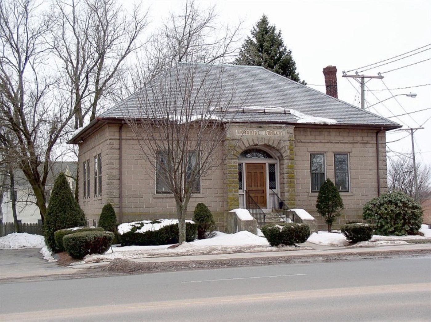 The former Memorial Library building in South Windsor, Connecticut